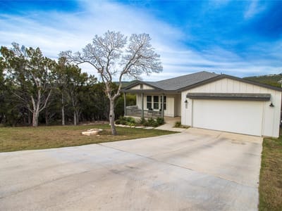Living area at 8011 Flintlock Cir - 4 bed 3 bath home