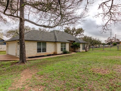 Kitchen at 805 Kemp Hills Dr - 3 bed 2 bath home