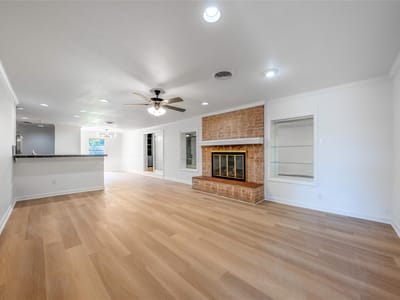 Primary bedroom at 807 Country Club RD - 3 bed 3 bath home
