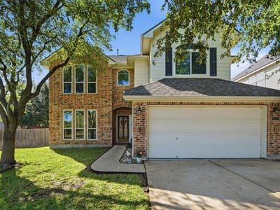 Living area at 8200 Sunburst PKWY - 4 bed 3 bath home