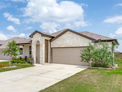 Living area at 822 Pease River WAY - 4 bed 2 bath home