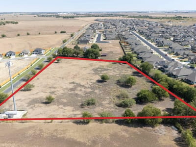 Living area at 828 County Road 132 - Canutillo Colony Ditch Co Surv, Hutto, TX