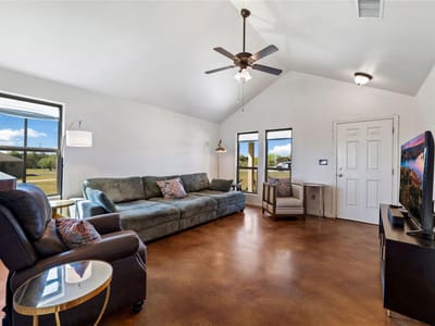 Bathroom at 833 Thousand Oaks Trl - 3 bed 2 bath home