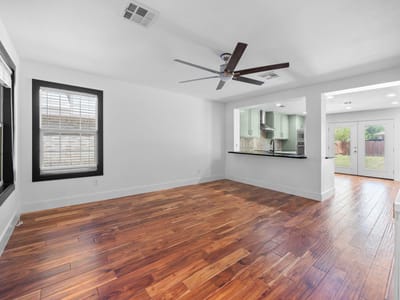 Living area at 89 Jan Ln - 3 bed 2 bath home