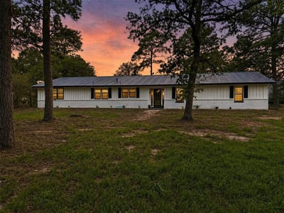 Primary bedroom at 890 Highway 21 E - 3 bed 2 bath home
