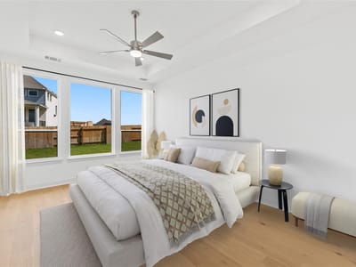 Living area at 905 S Hemingway Loop - 4 bed 4 bath home