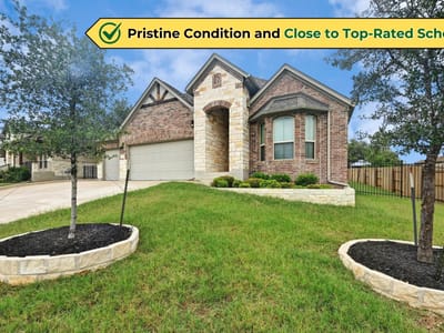 Living area at 918 Valley View Dr - 5 bed 3 bath home