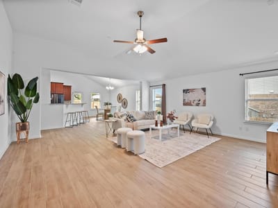 Primary bedroom at 918 Valley View Dr - 5 bed 3 bath home