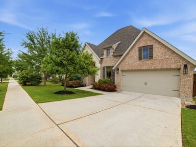 Kitchen at 924 Hornsby Holw - 4 bed 3 bath home