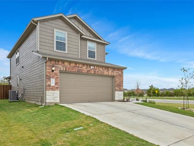 Living area at 925 Duskywing Way - 3 bed 2 bath home