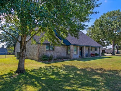 Living area at 974 State Highway 21 Hwy E - 3 bed 2 bath home