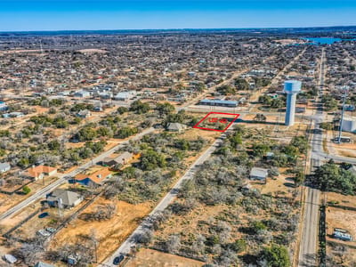 Primary bedroom at Lot 412 E Sweetbriar Dr - Greenbriar, Granite Shoals, TX