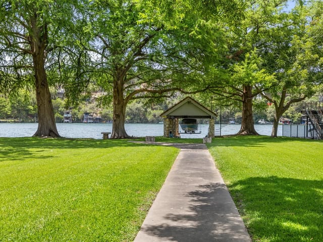 Lake Austin luxury homes - Various