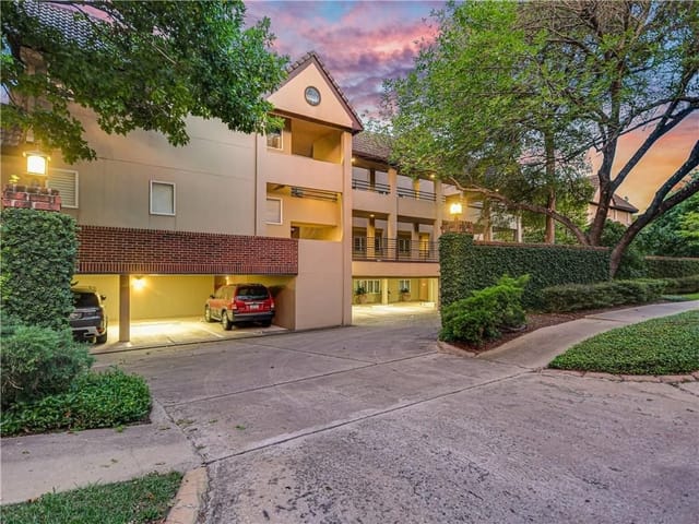 1201 Castle Hill St Unit #105
