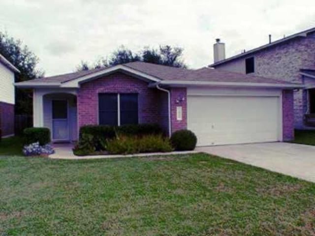 1800 CARRIAGE HILLS Trl