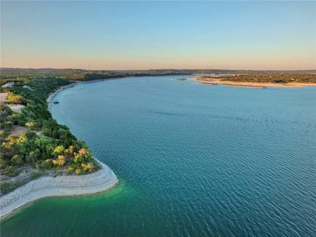 18312 Lakeshore Pt