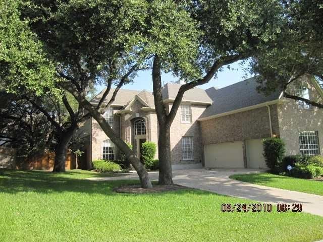 2032 Golden Bear Dr