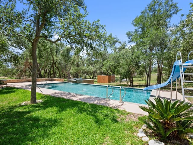 32635 Ranch Road 12 Rnch