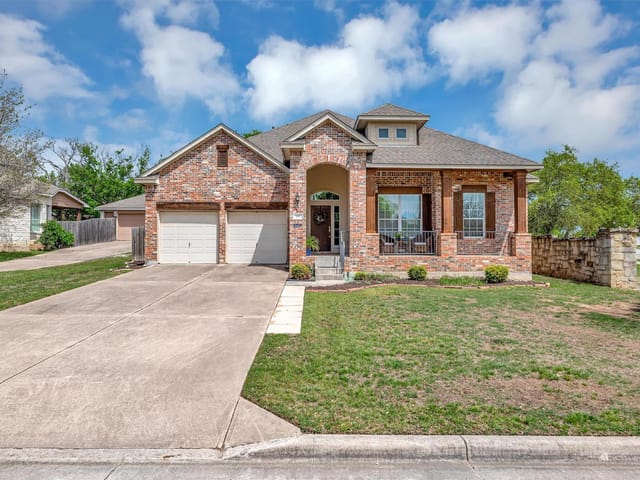 100 Lexington Dr