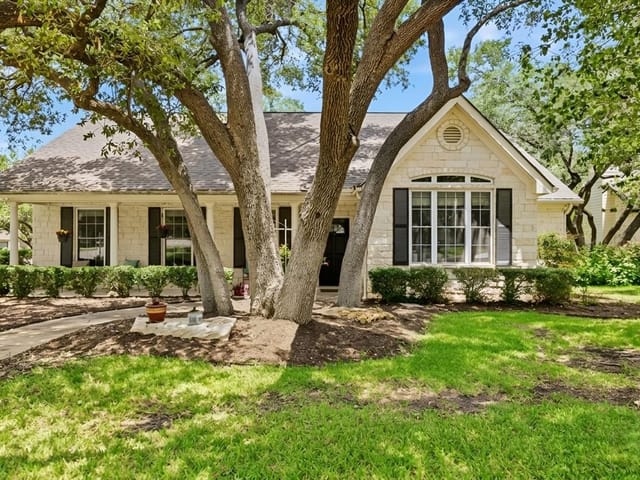 100 Oakmont CT