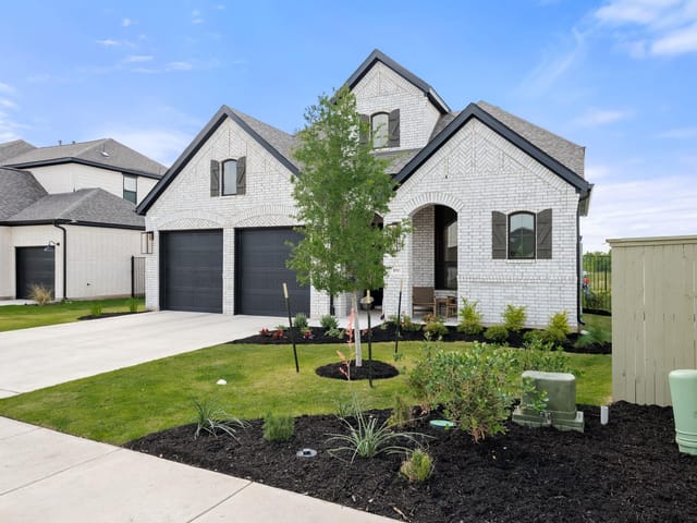 100 Ribera DR