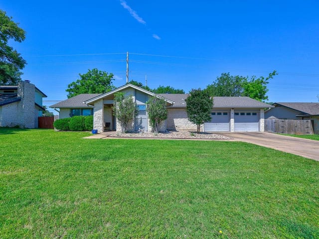 1002 Deep Wood DR
