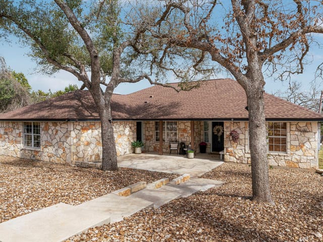 1003 Sunset Canyon Dr S