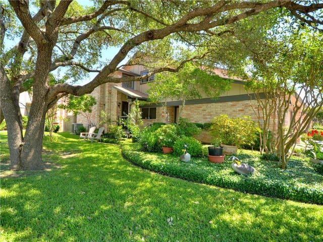 1004 Solano Dr