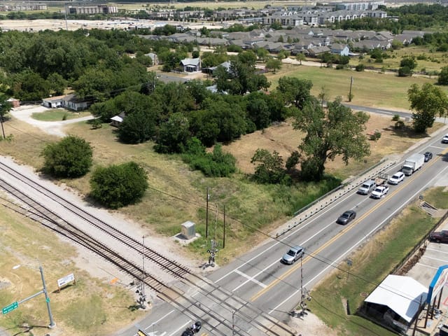 101 E South St