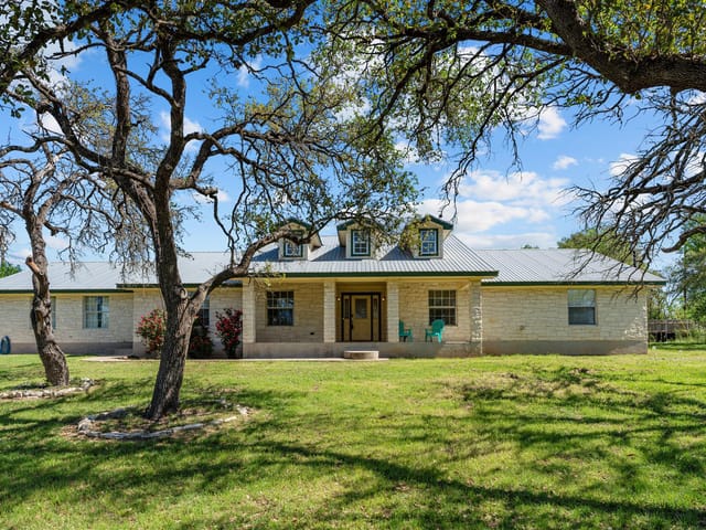 101 Oak Ridge Cir