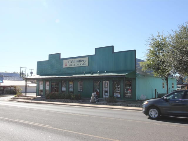 101 W Pecan St