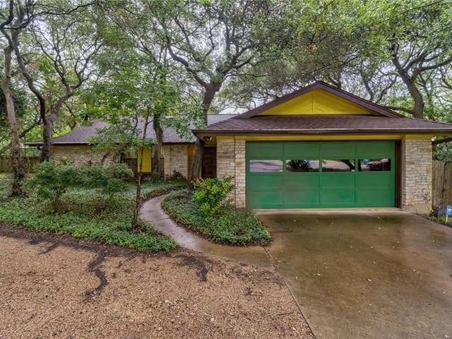 10104 Murmuring Creek Dr