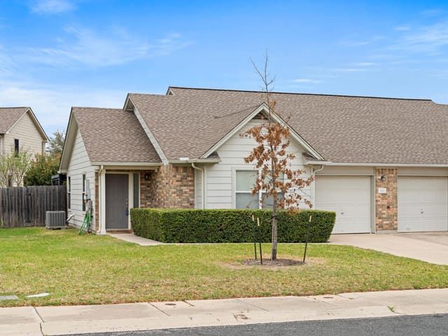 1011 Janae Ct