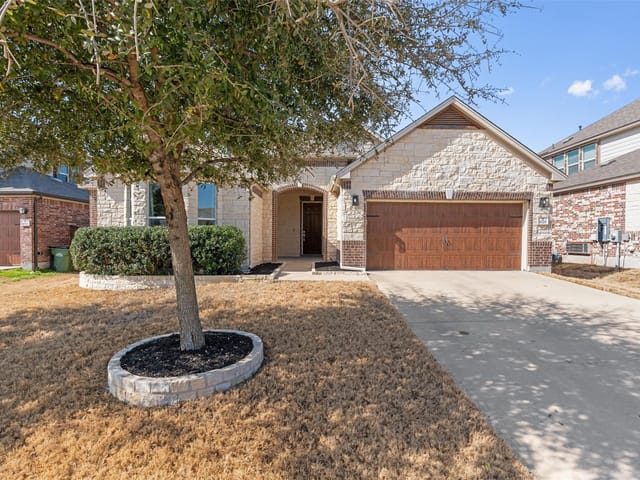 1029 Plano Ln