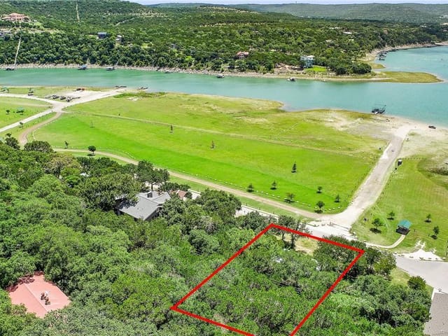 10304 Lakeside Dr