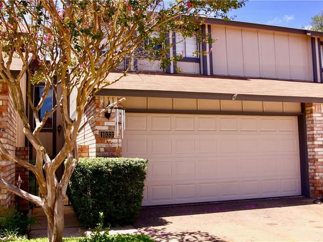1033 Verbena Dr