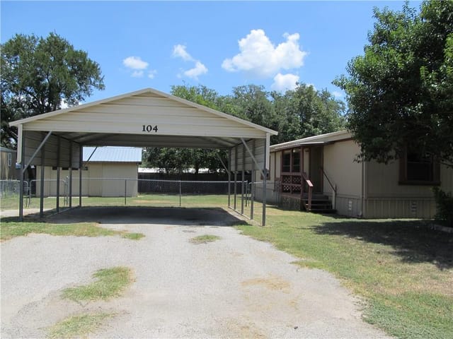 104 Elizabeth DR
