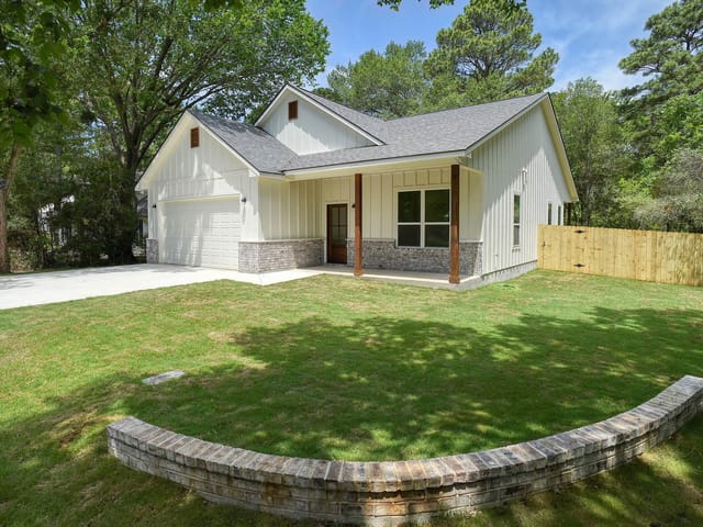 104 Pony Grass LN