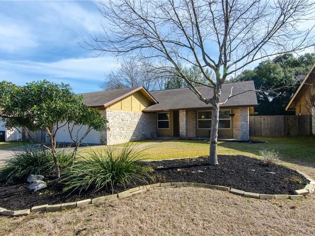 10405 Firethorn Ln