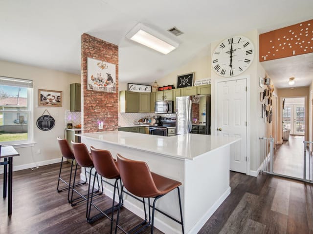 107 Hawea Ln