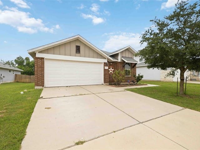 107 Saranac DR