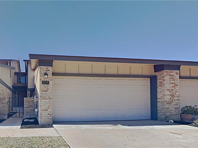 1074 Verbena Dr