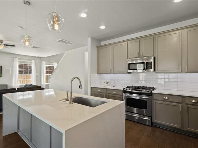 10909 Quarry Oaks Trl