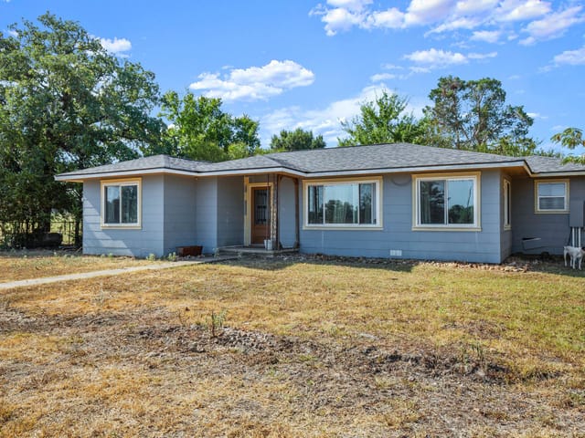 1099 Private Road 1061