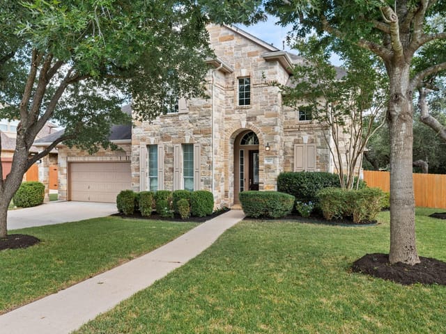 110 Monarch Ln