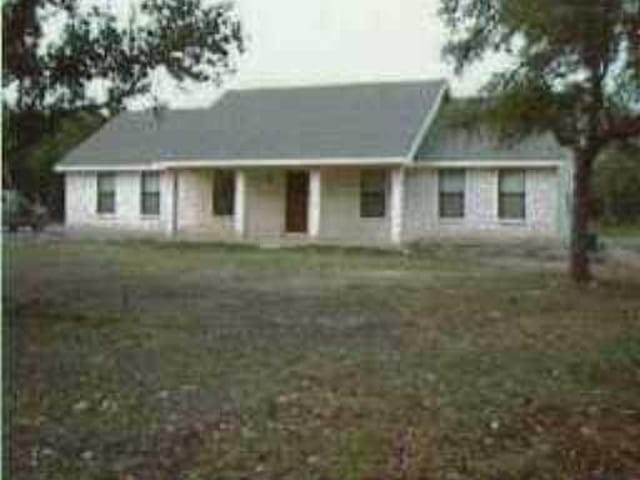 1101 LIVE OAK TRL