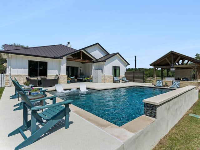 111 Craigen RD
