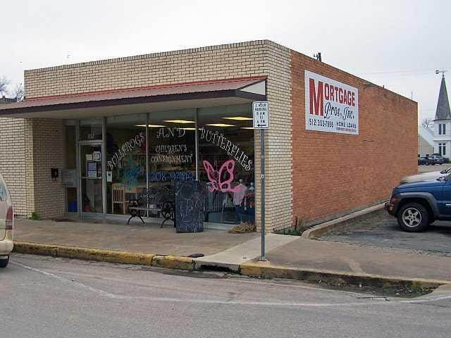 1112 Main ST