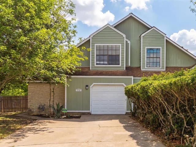 1121 Orchard Park Cir