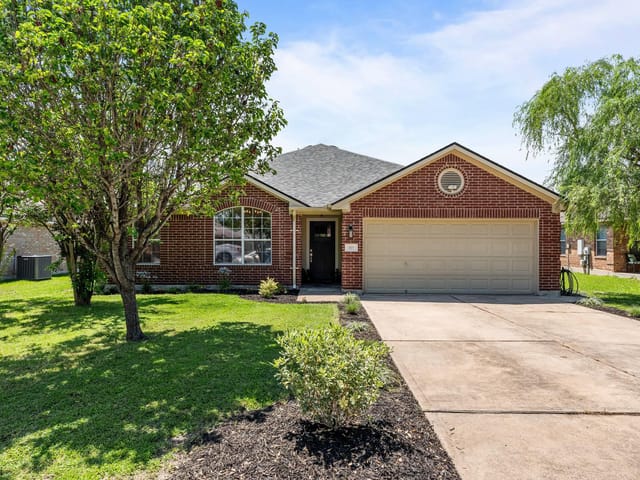 113 Hanstrom DR